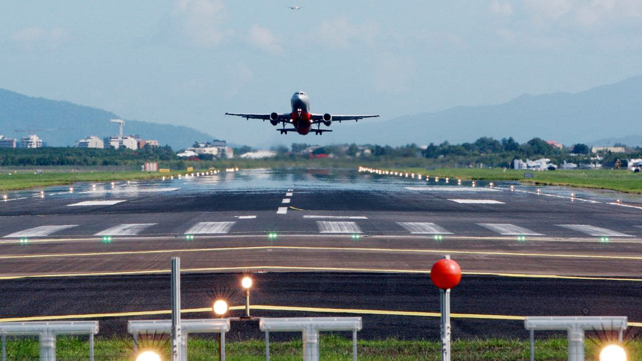 Cairns Airport pioneers of aviation